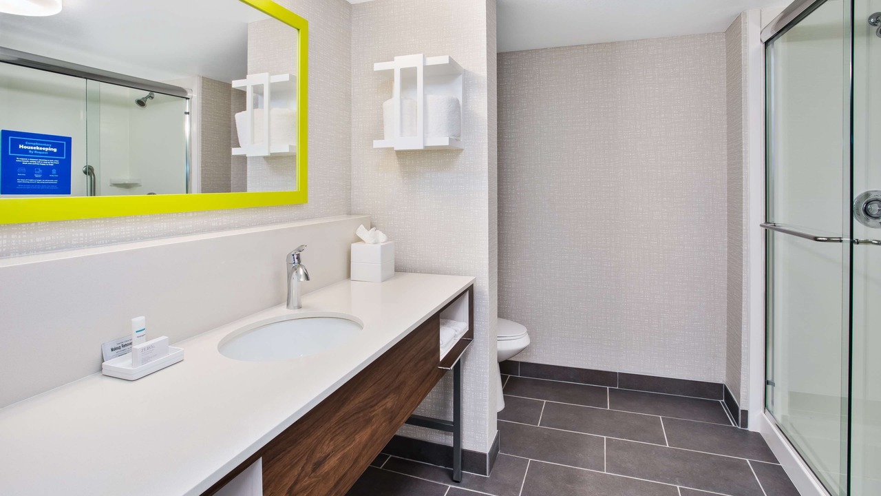 Photo of Bathroom in Caloosahatchee