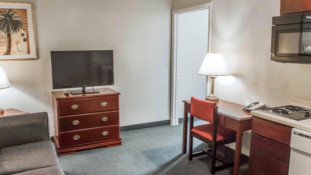 Photo of Livingroom in Tallahassee