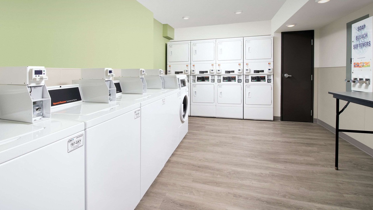 Photo of Bedroom in Ludlam
