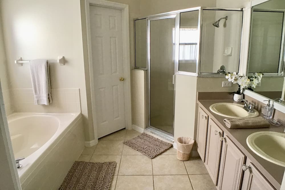 Photo of Bathroom in Poinciana