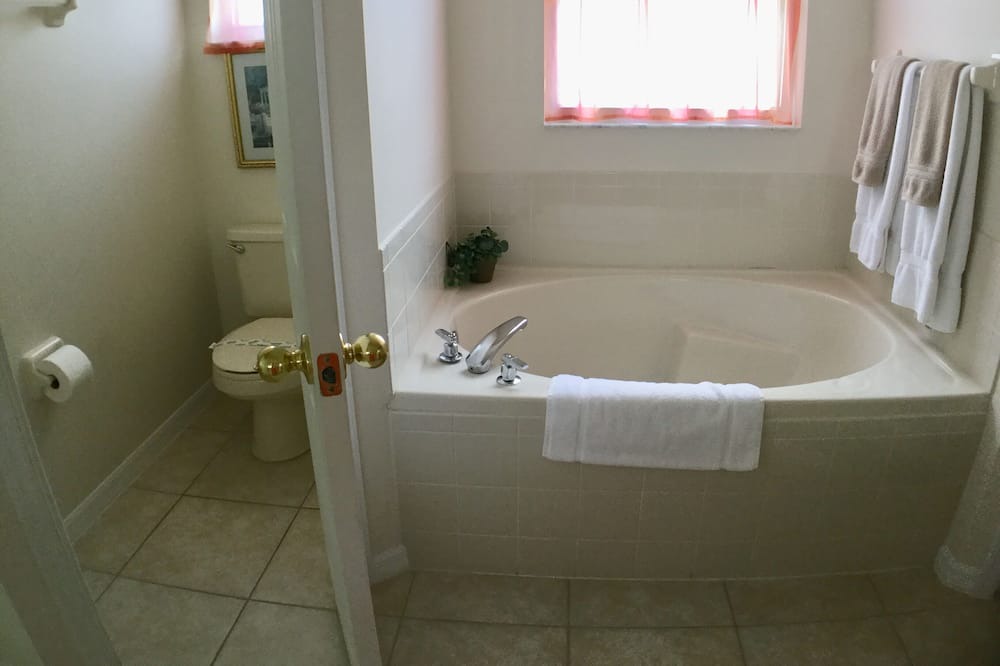 Photo of Bathroom in Poinciana