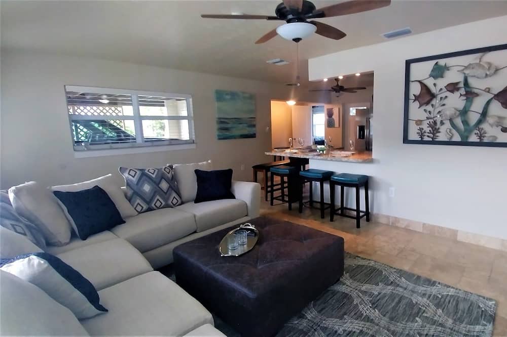 Photo of Livingroom in Port Canaveral