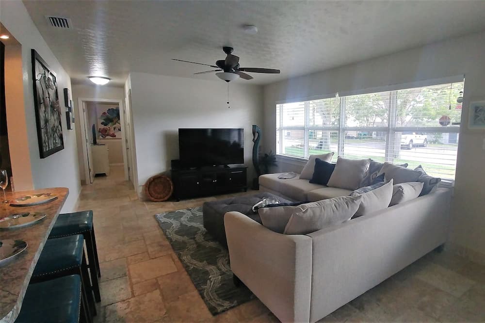 Photo of Livingroom in Port Canaveral