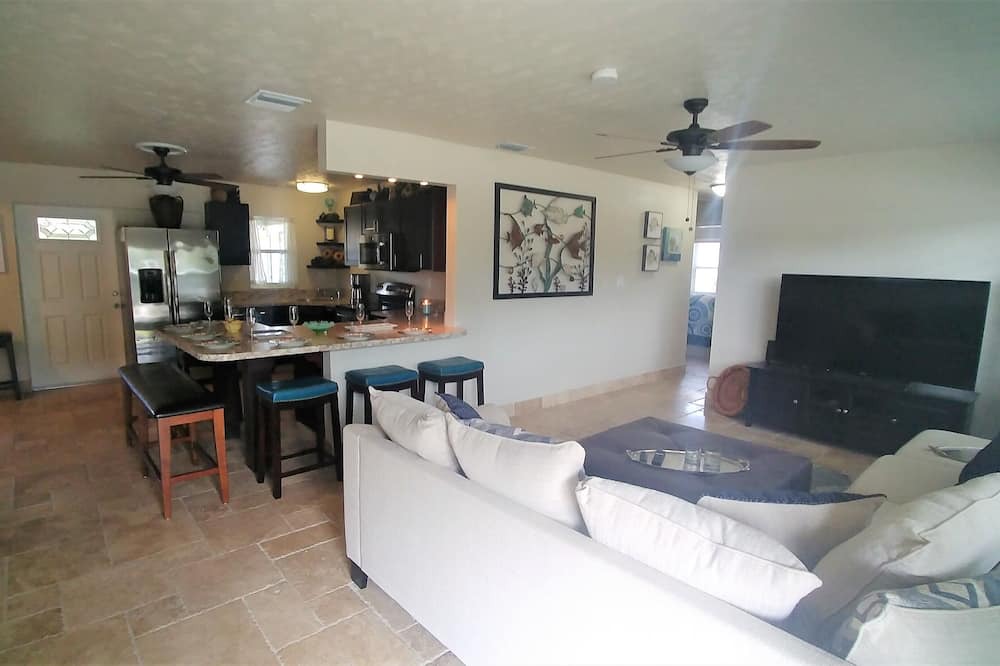 Photo of Livingroom in Port Canaveral