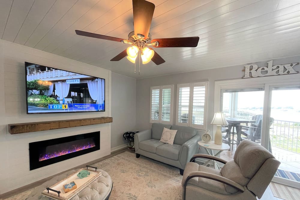 Photo of Livingroom in Orange Beach East