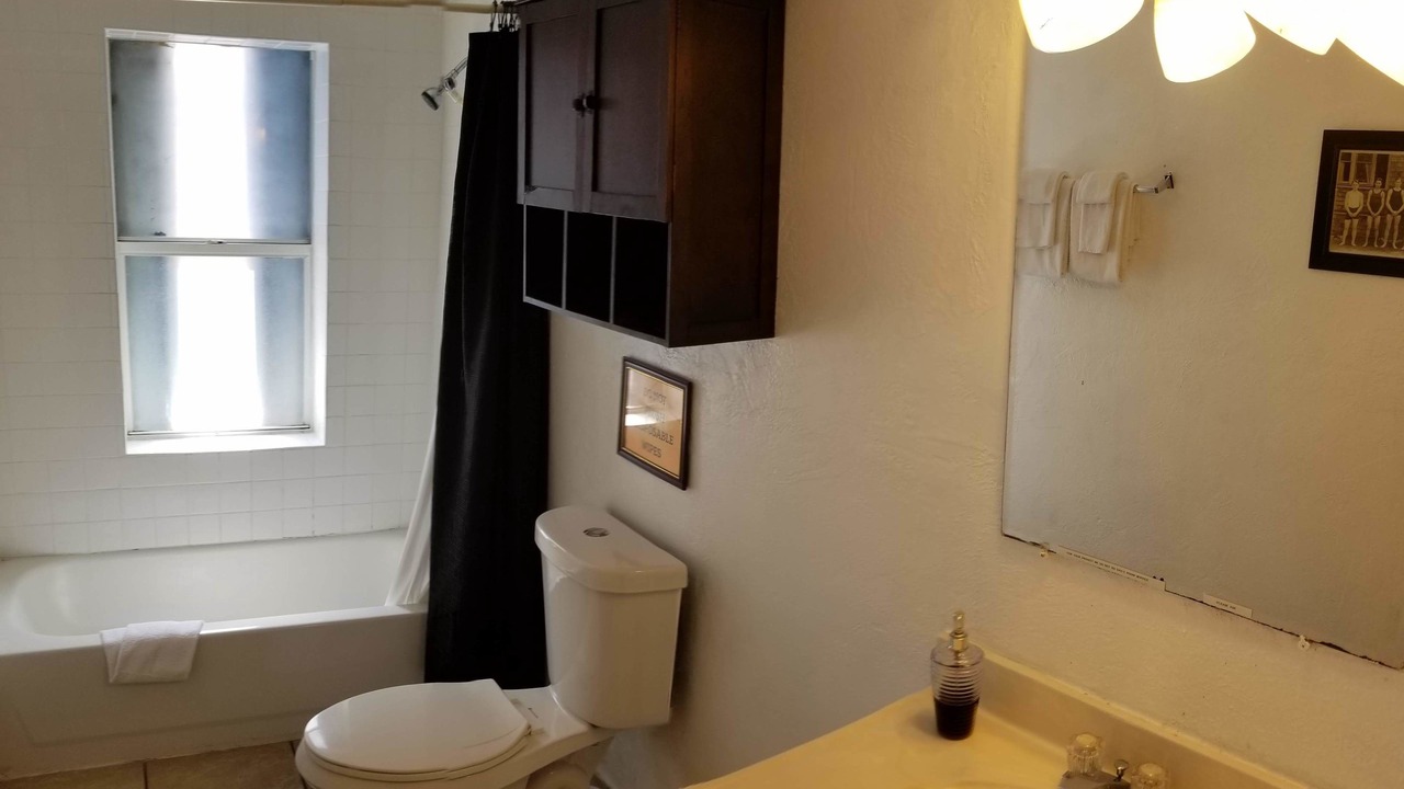 Photo of Bathroom in Harbordale