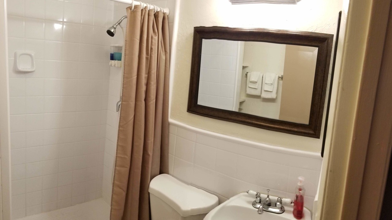 Photo of Bathroom in Harbordale