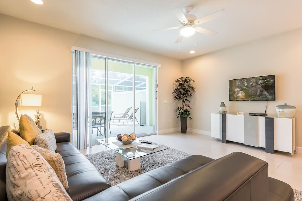 Photo of Livingroom in Four Corners