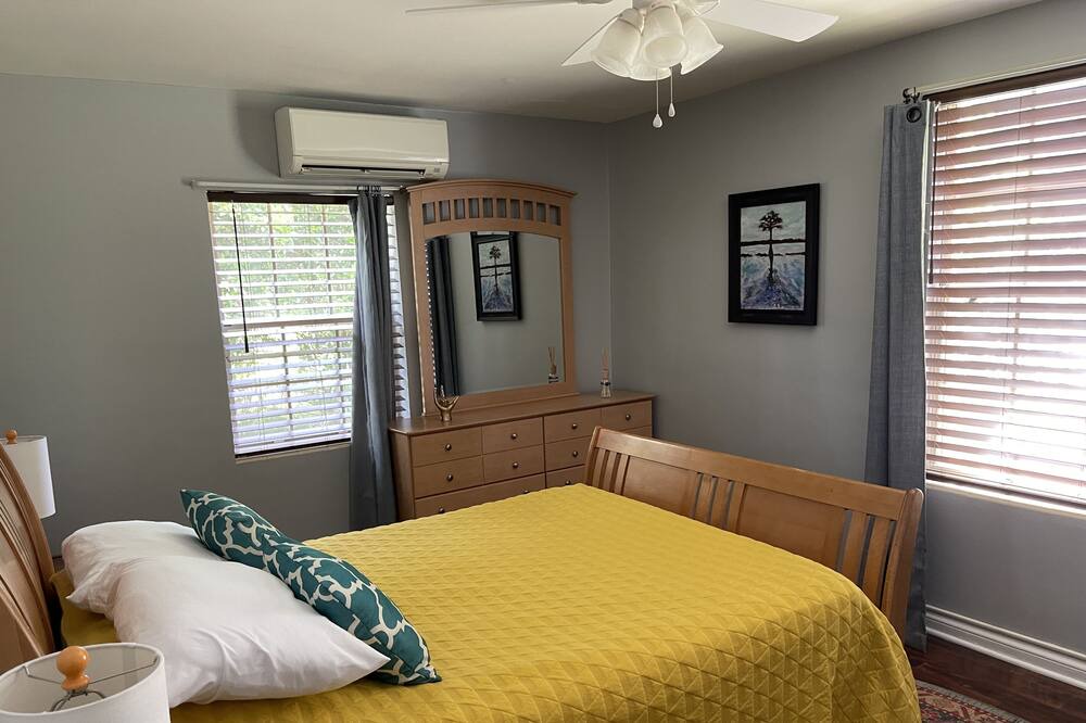 Photo of Bedroom in Tallahassee