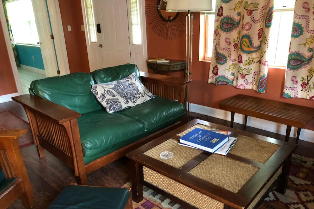 Photo of Bedroom in Tallahassee