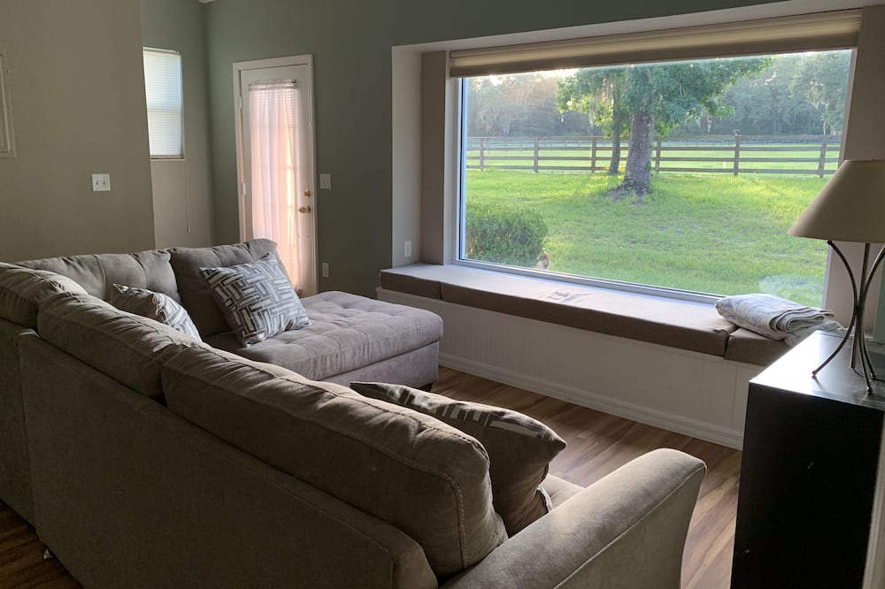 Photo of Livingroom in Glenwood