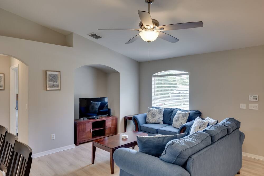 Photo of Livingroom in DeLand