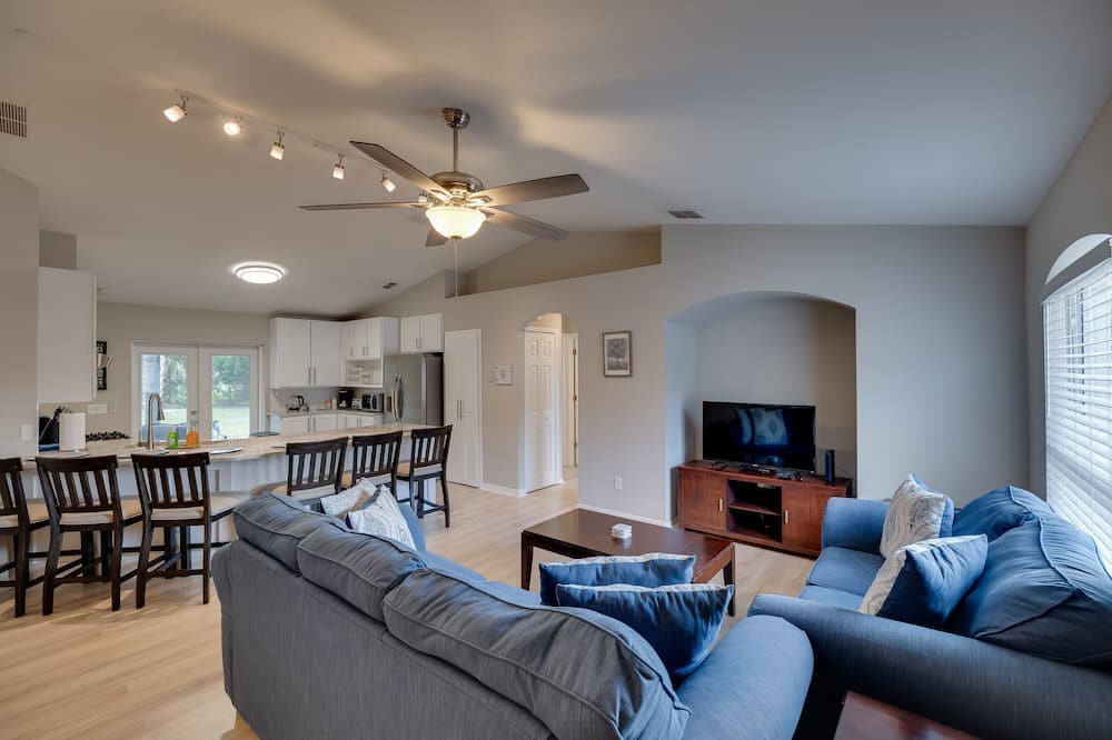 Photo of Livingroom in DeLand
