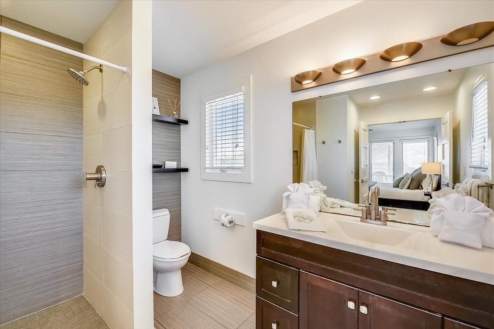 Photo of Bathroom in Plantation