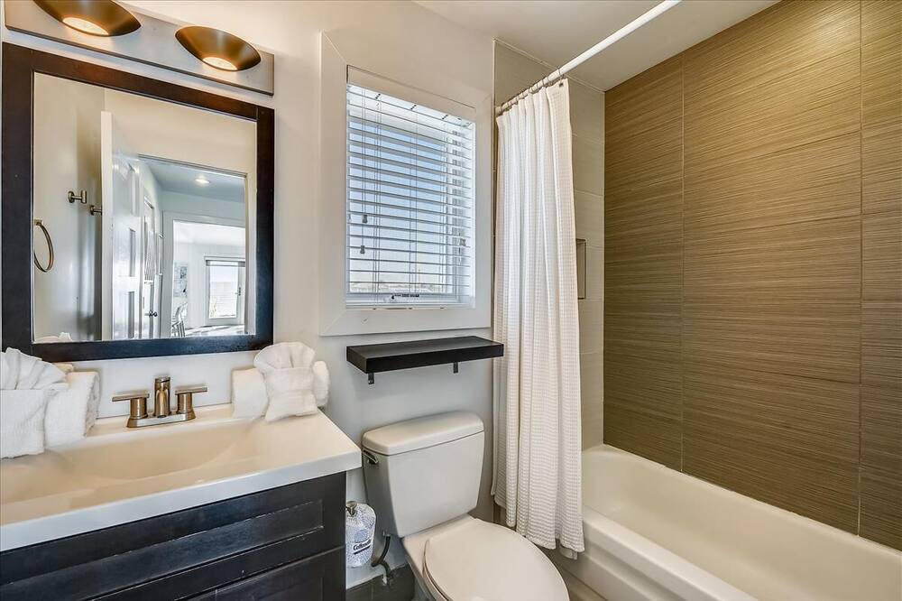 Photo of Bathroom in Plantation