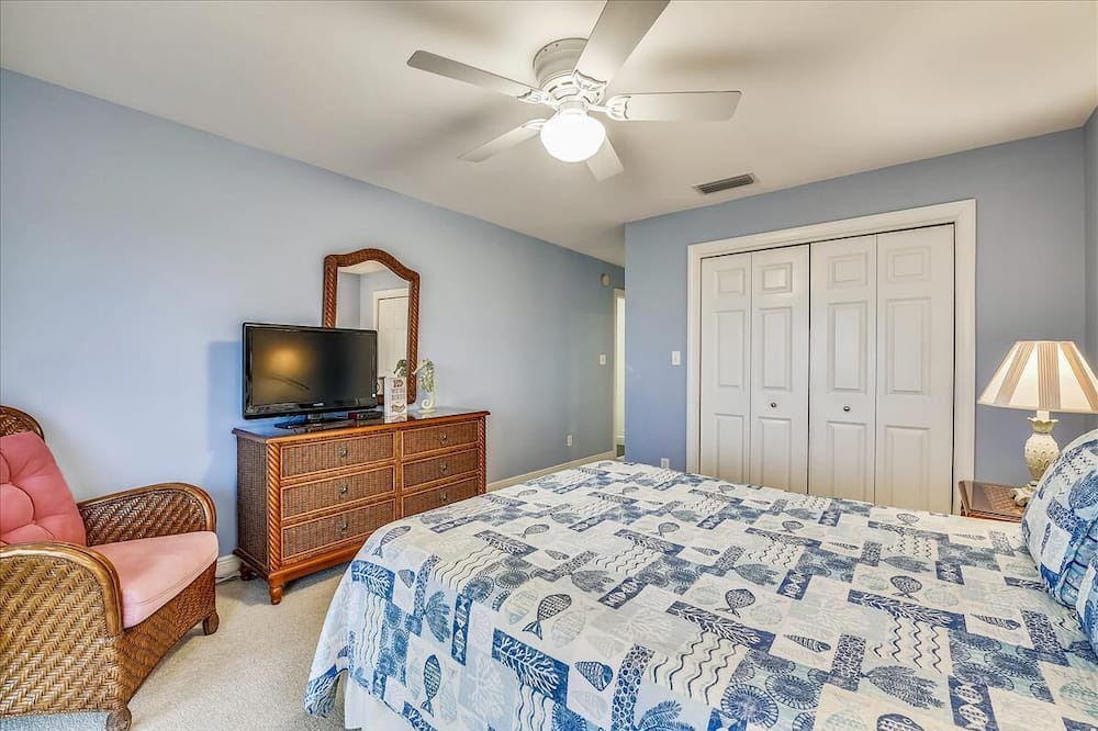 Photo of Bedroom in Treasure Beach Village