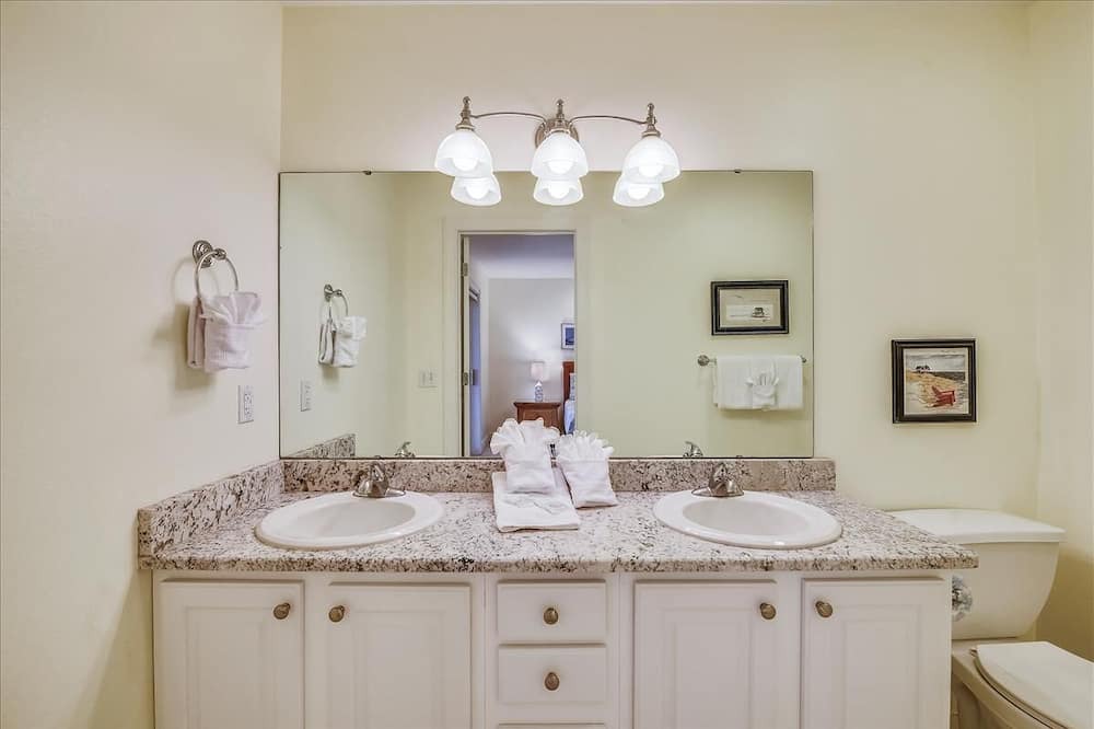 Photo of Bathroom in Treasure Beach Village