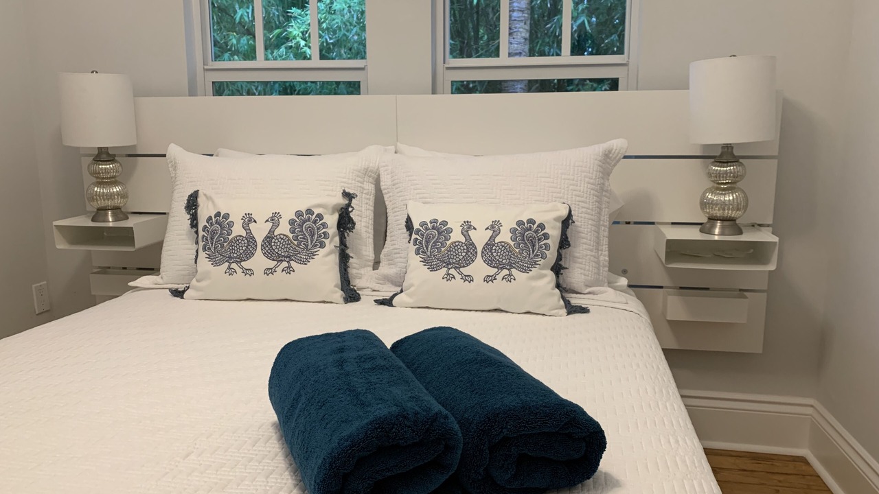 Photo of Bedroom in Parrot Cove