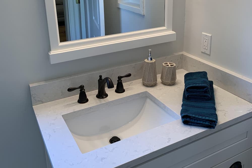 Photo of Bathroom in Parrot Cove