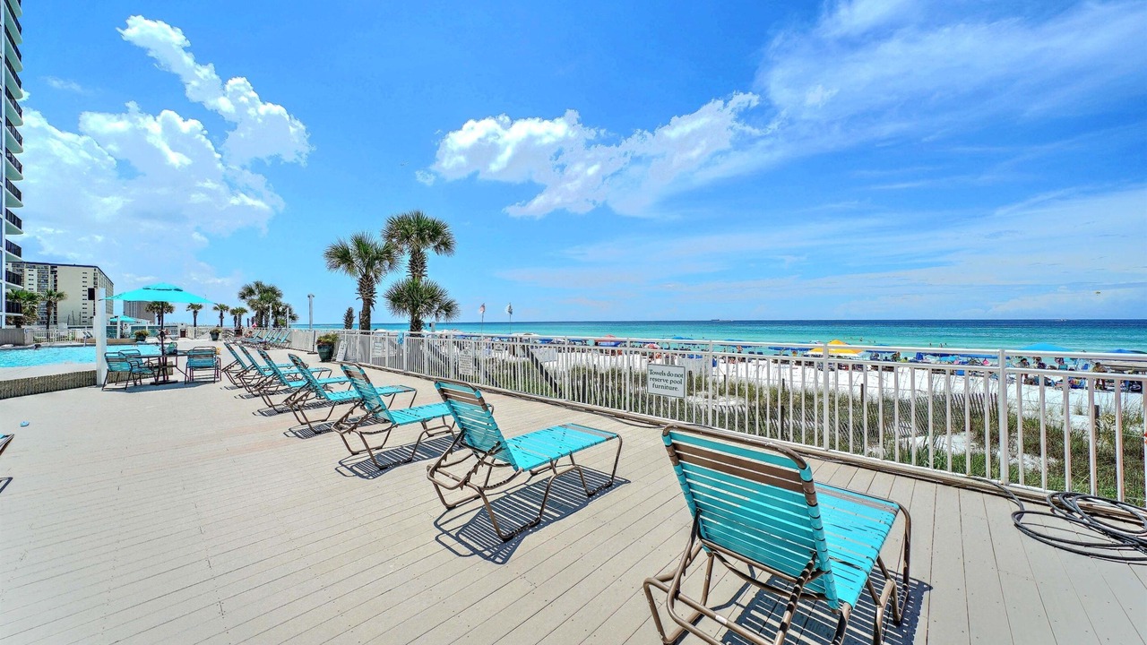 Photo of Patio Balcony in Crescent Beach