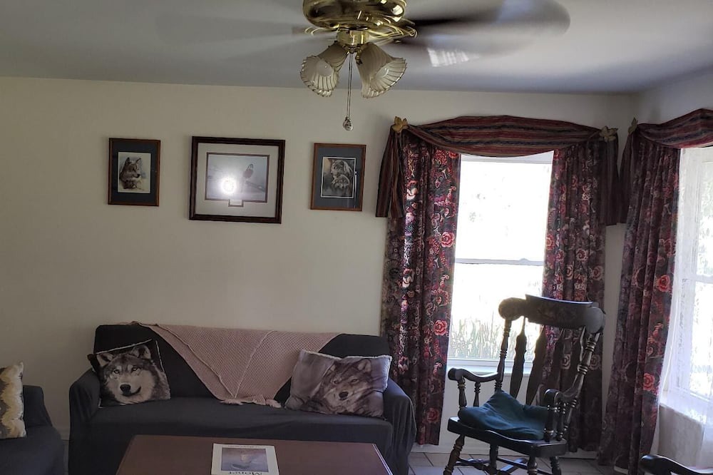 Photo of Bedroom in Hawthorne