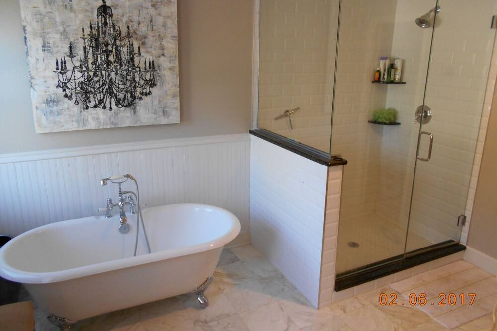 Photo of Bathroom in Ozona