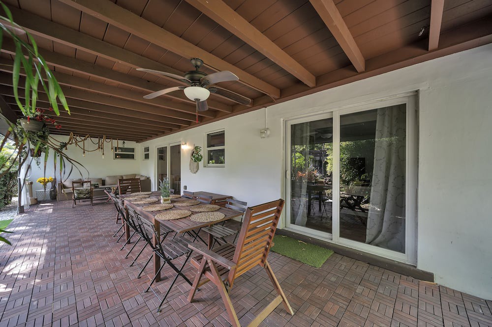 Photo of Patio Balcony in Golden Glades