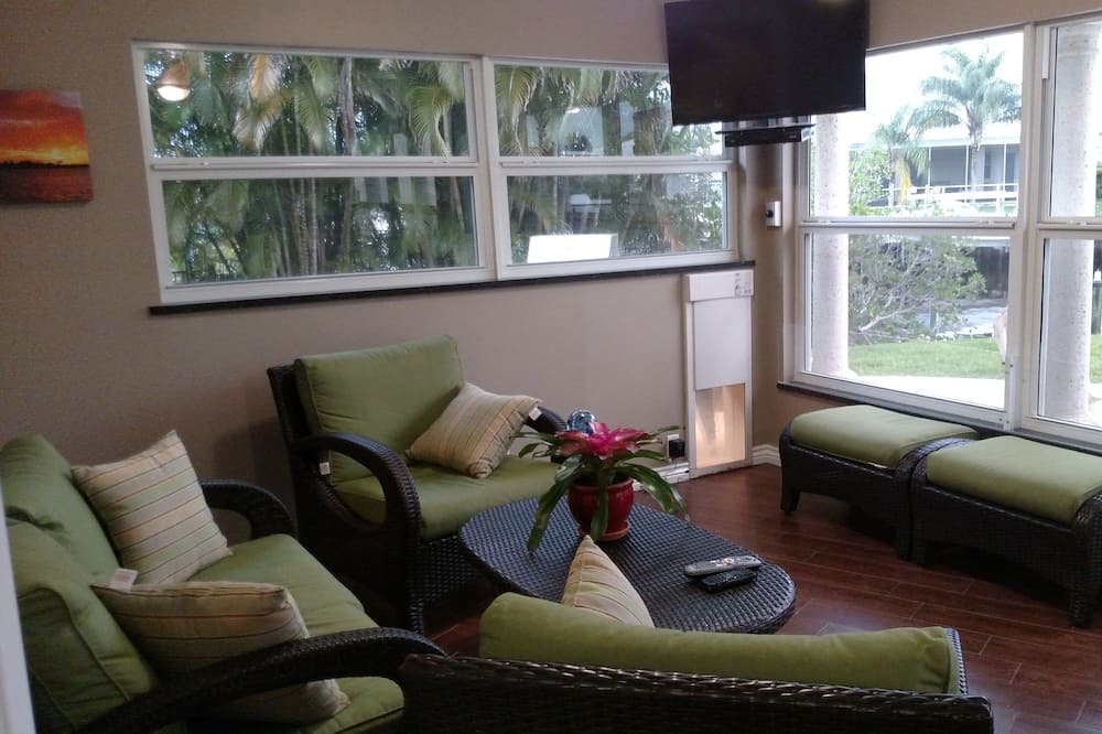 Photo of Livingroom in Palm City