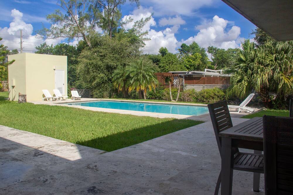 Photo of Outdoor in South Miami