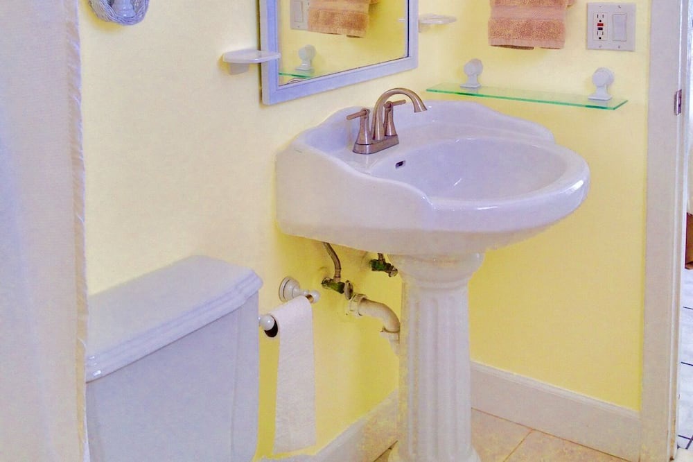Photo of Bathroom in Sebastian Highlands