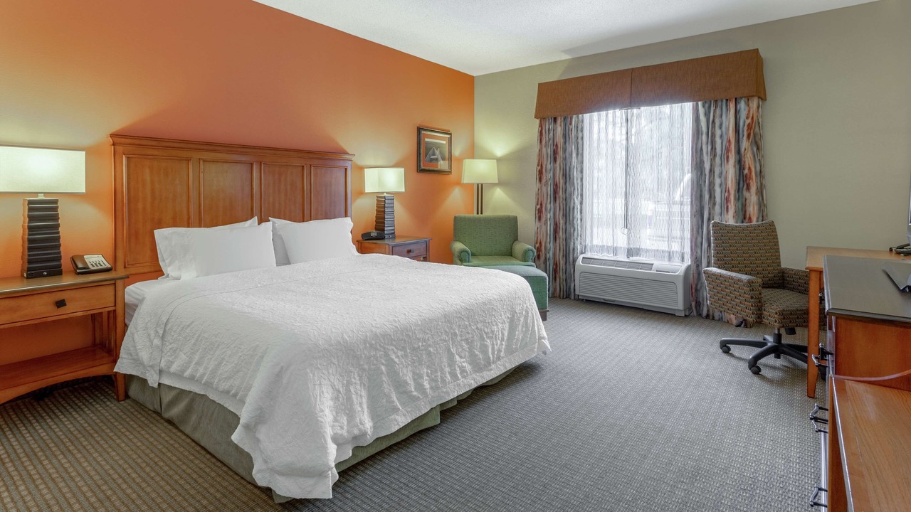 Photo of Bedroom in Okeechobee