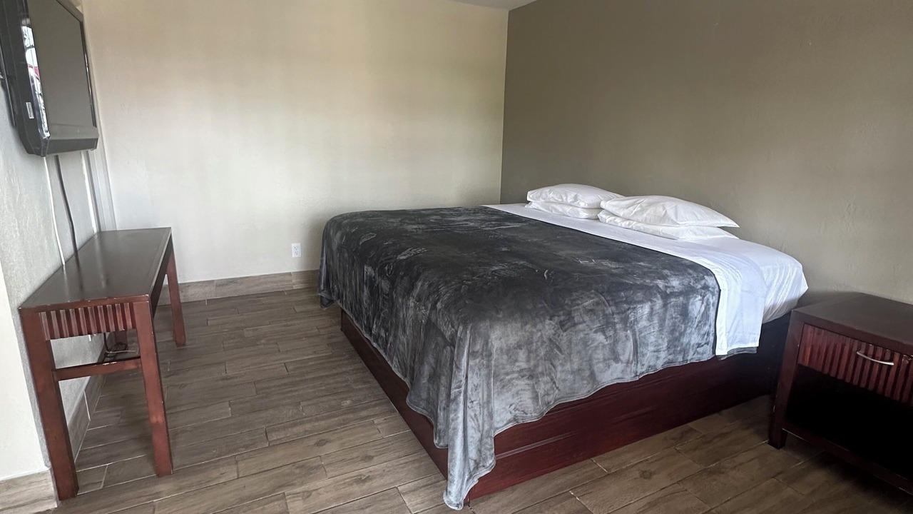 Photo of Bedroom in United Central