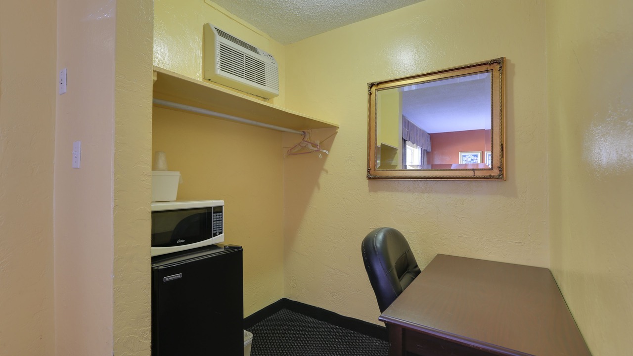 Photo of Bedroom in United Central