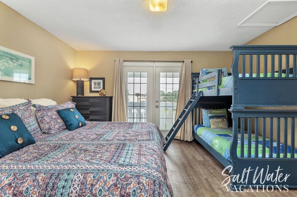 Photo of Bedroom in Miramar Beach