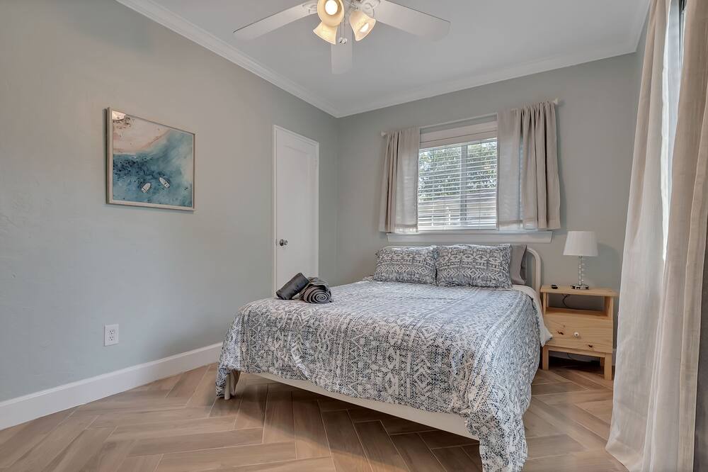 Photo of Bedroom in South Miami