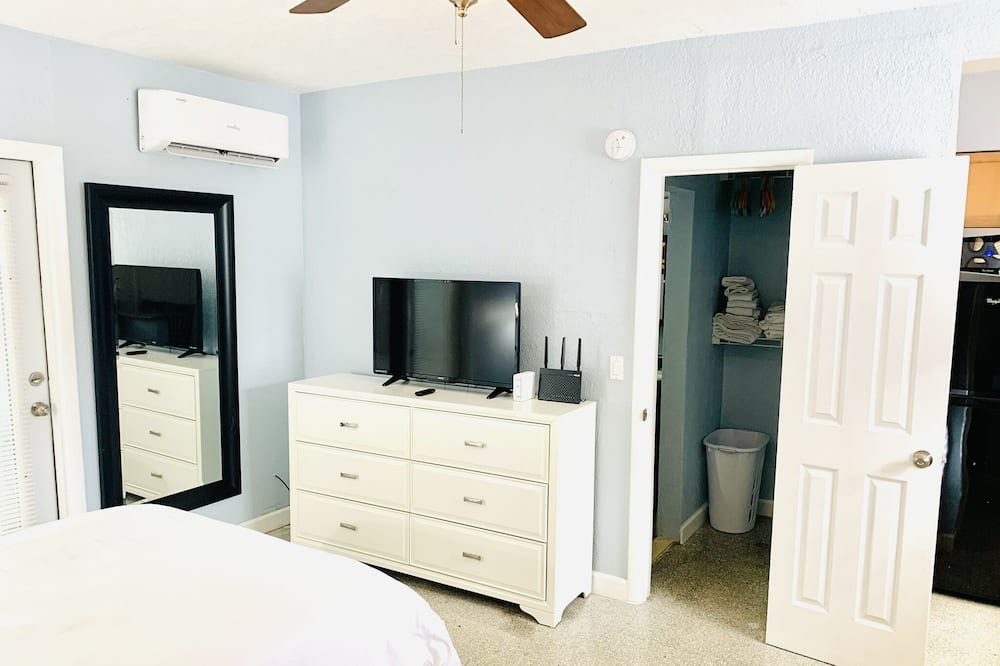 Photo of Bedroom in Highland Park Delray