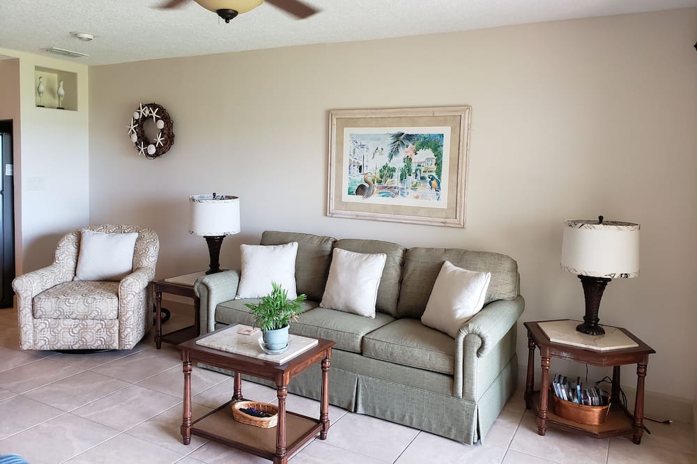 Photo of Bedroom in Crescent Beach