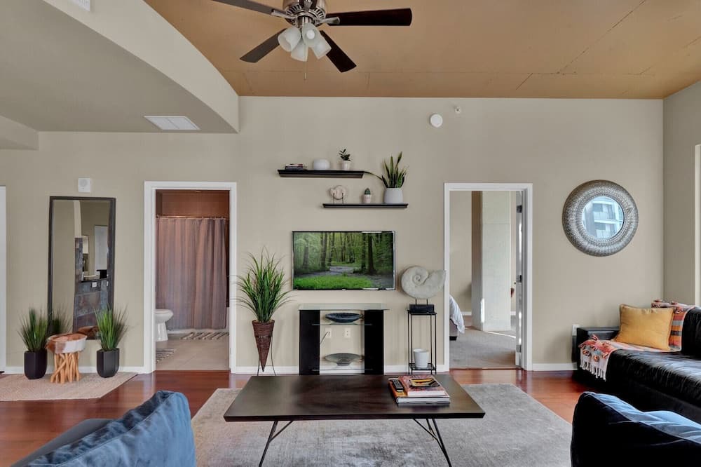 Photo of Livingroom in South Eola
