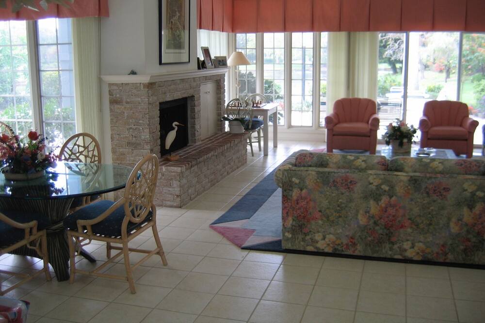 Photo of Bedroom in Pelican Bay