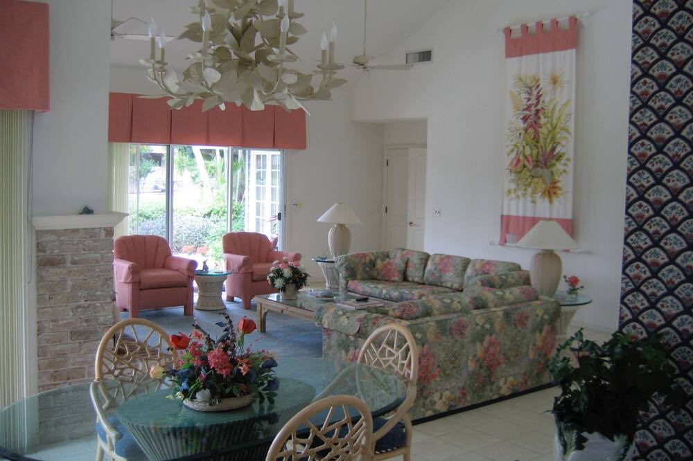 Photo of Bedroom in Pelican Bay