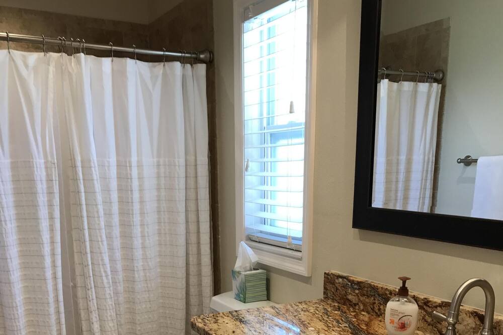 Photo of Bathroom in Crystal Shores