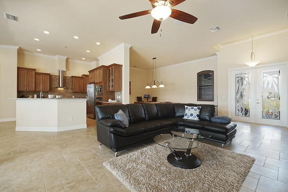 Photo of Livingroom in Pelican