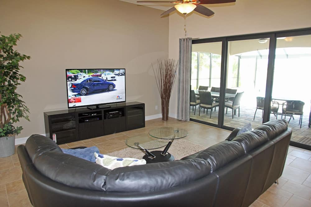 Photo of Livingroom in Pelican