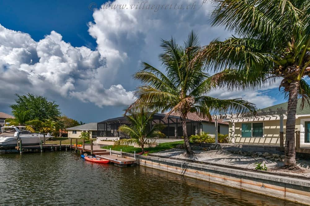 Photo of Outdoor in Pelican