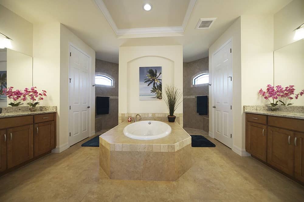 Photo of Bathroom in Pelican