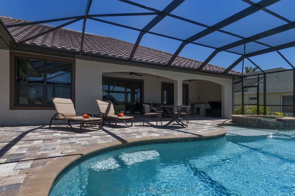 Photo of Outdoor in Pelican