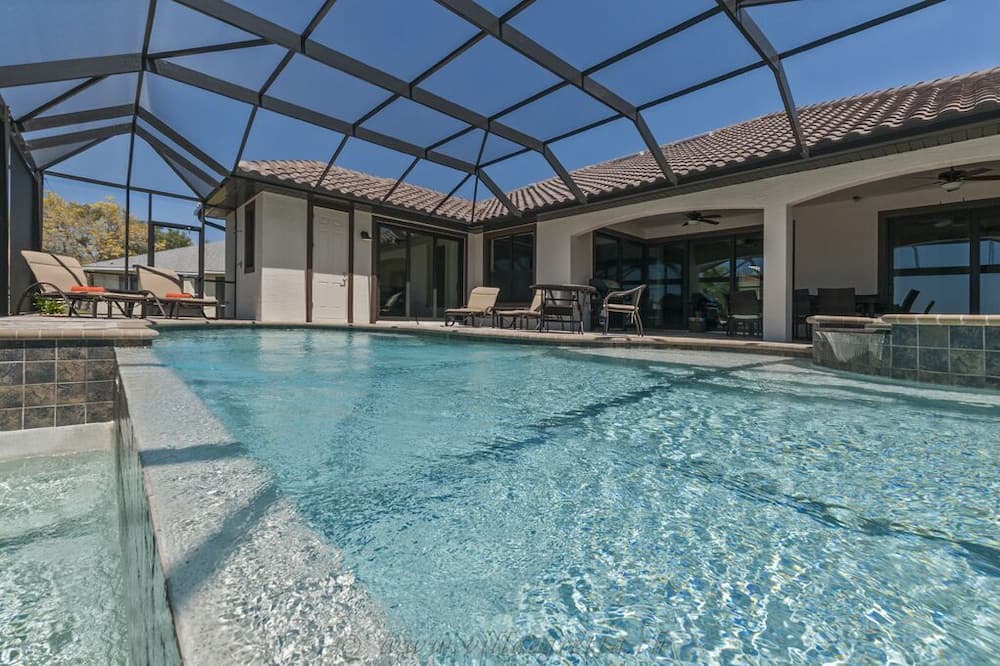 Photo of Outdoor in Pelican