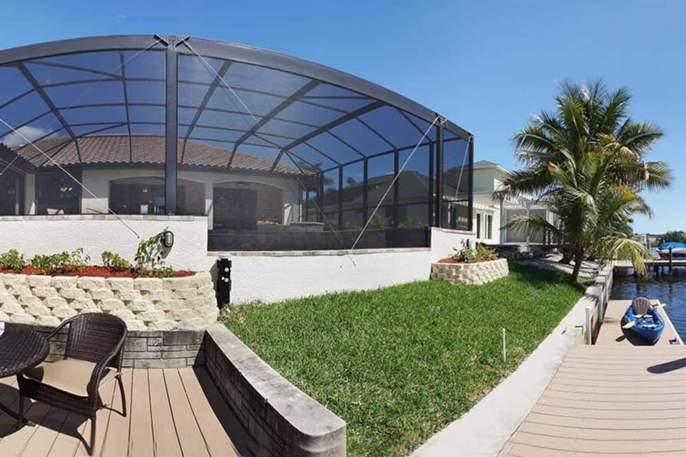 Photo of Outdoor in Pelican
