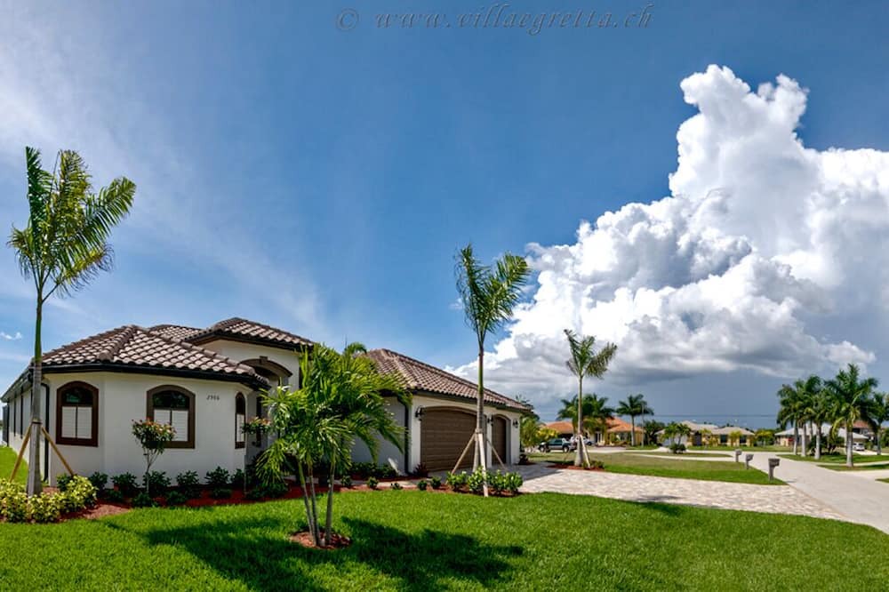 Photo of Outdoor in Pelican
