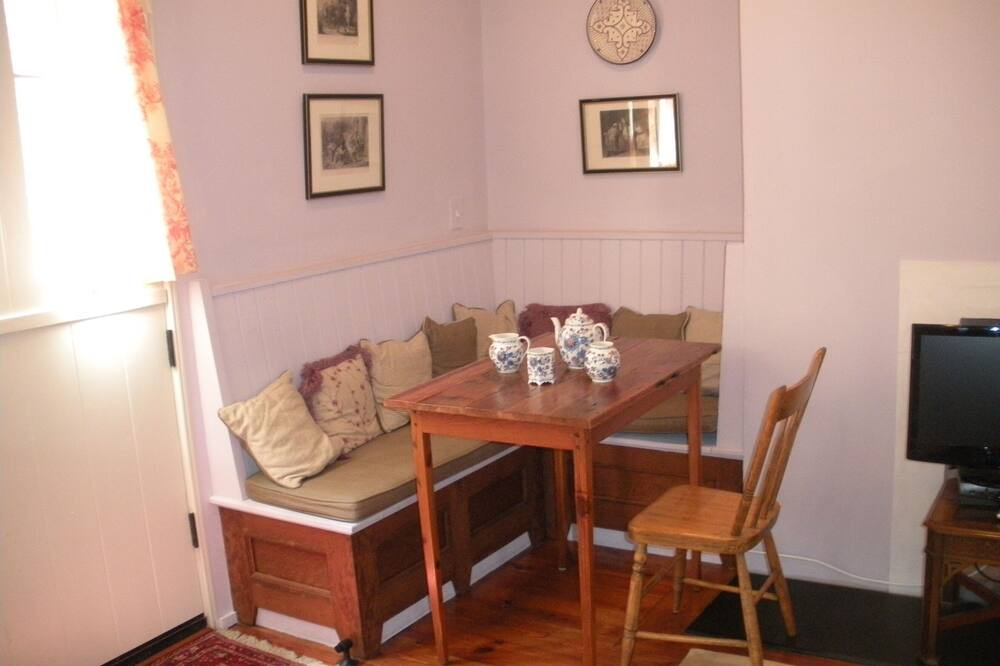 Photo of Livingroom in Downtown Charleston